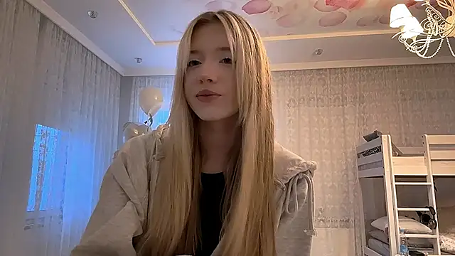 IvyArmbrister online show from February 12, 3:25 pm