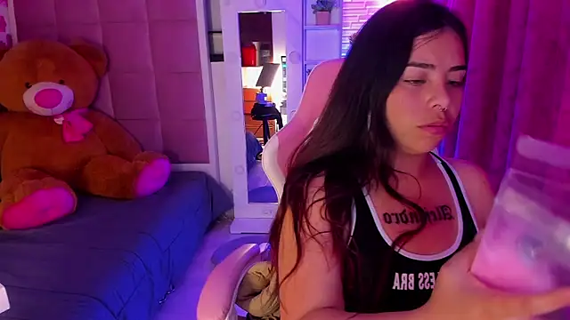 liany taylor online show from March 7, 3:13 am