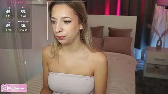 LilaaBlossom online show from February 15, 4:39 pm