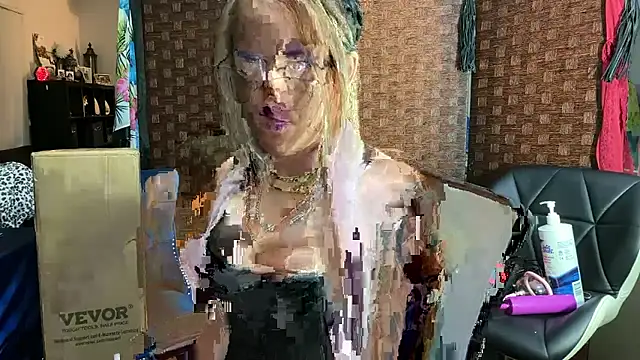 VANTABLACKXXX online show from February 26, 12:37 pm