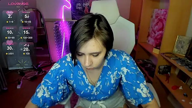 Scarlet Sirenn online show from February 15, 8:24 am