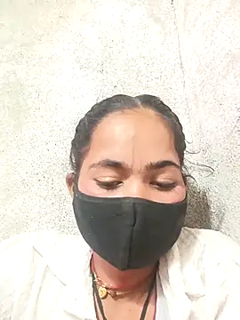 Sunali Bendre online show from April 1, 9:43 am