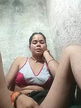 Sunali Bendre online show from April 18, 4:15 am