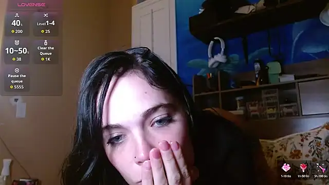 ahungkittykat online show from June 4, 3:23 am
