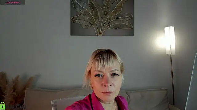 Ann Annise online show from May 17, 1:16 am