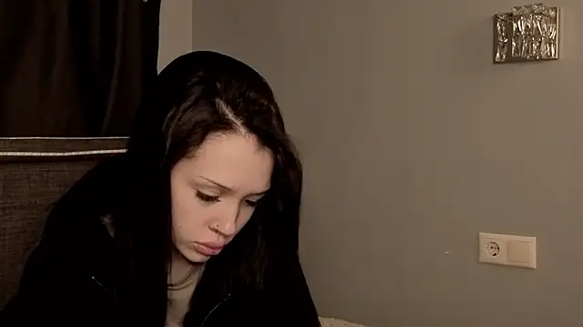 CarmenScott online show from April 19, 6:10 pm