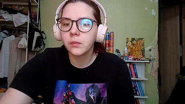 VannessaDillenbeck online show from March 3, 7:25 am