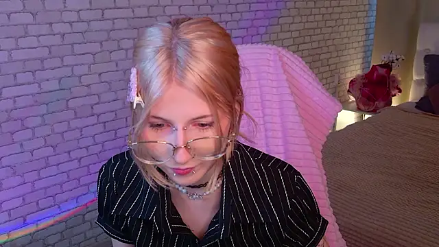 alicedews online show from February 21, 1:34 pm