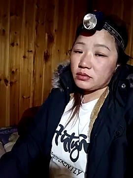 quynhbupbe11 online show from February 4, 2:20 pm