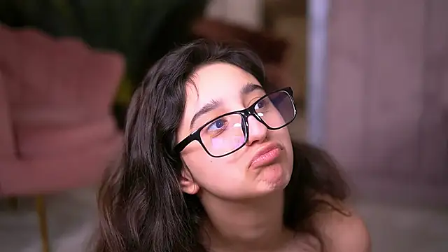 JullyFox online show from March 31, 11:43 am