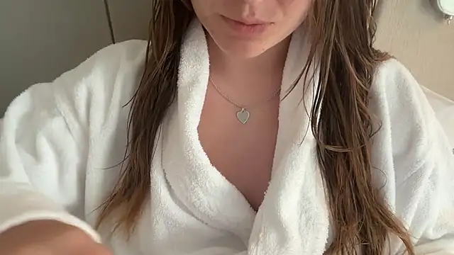 Lucyschickt online show from July 27, 2:47 pm