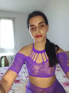 SoniaMoonnnnn online show from May 20, 3:42 pm