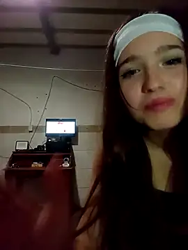 dieciochoyundia online show from March 25, 3:23 am