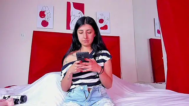 EmmaWilliamss4 online show from February 3, 4:34 pm