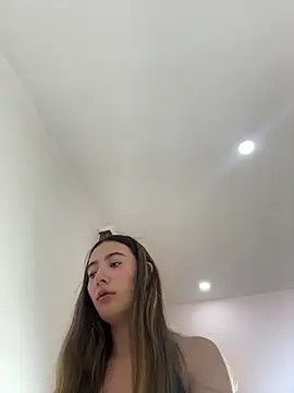 kloe  t18 online show from March 22, 11:33 pm