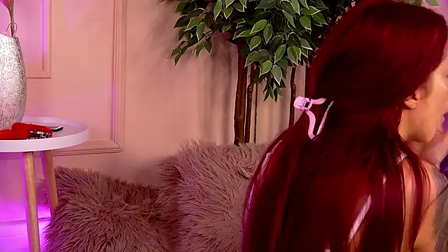 CrystalRedd online show from March 4, 5:14 am