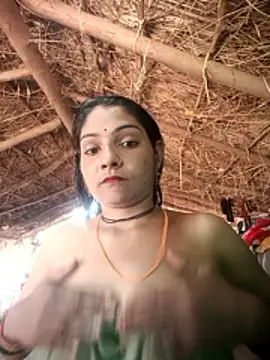 Hotty raghni online show from February 8, 8:40 am