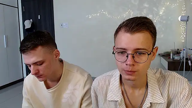 NikiKerryCum online show from June 18, 4:47 am