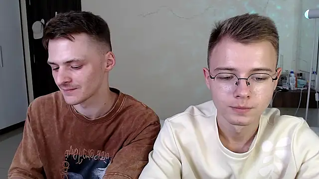 NikiKerryCum online show from July 24, 12:03 pm