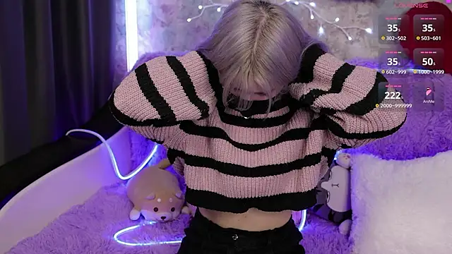 Yunakiss online show from March 27, 6:30 pm