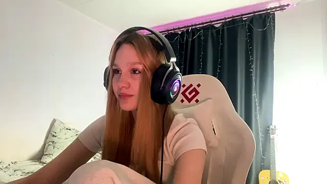 axin burnell online show from April 15, 5:35 pm