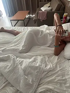latinababy6969 online show from July 28, 1:10 pm