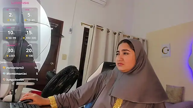 SamiraAwada online show from April 15, 7:58 pm