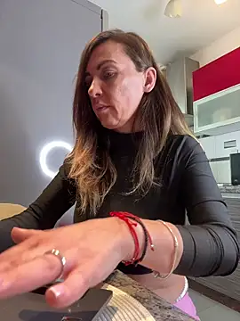 DivineAmely online show from March 4, 7:26 am