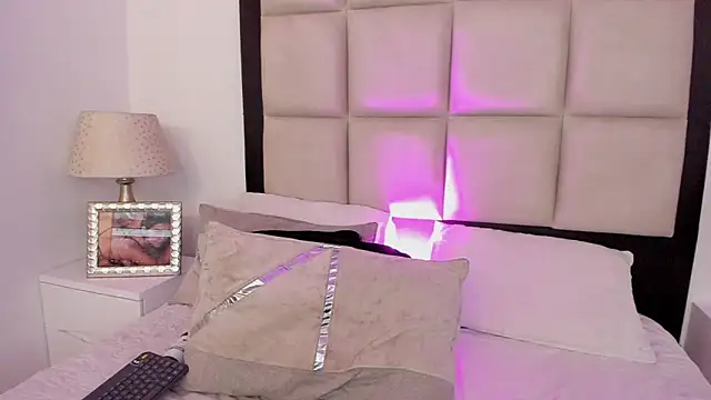 SussyFox online show from March 22, 9:04 am