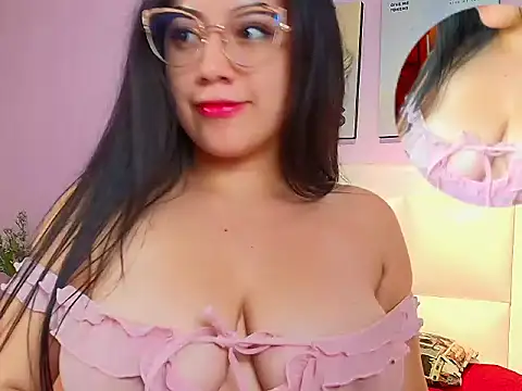 AmyTorres  online show from February 11, 9:05 pm