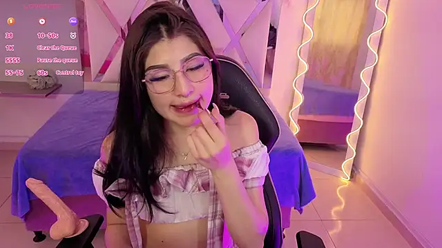 NEFTIS TAY online show from April 18, 7:18 pm