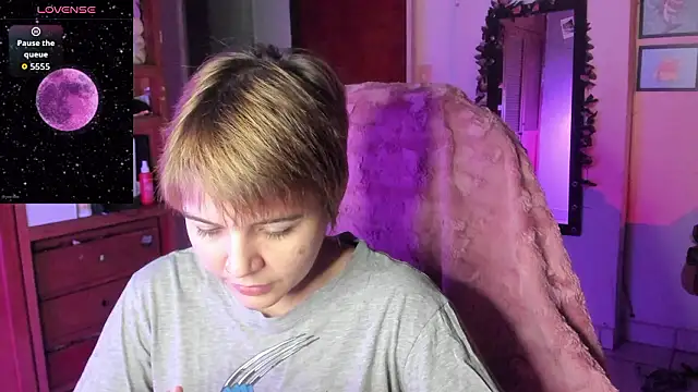 sunflowerr  online show from March 8, 6:17 am