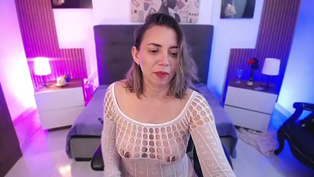 milfsecret69 online show from June 28, 12:23 pm
