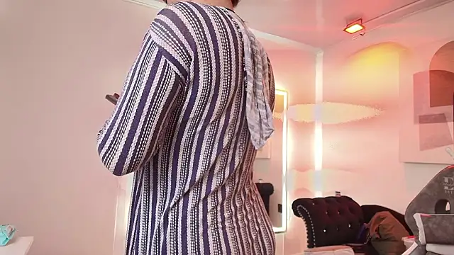 Madame scarlett online show from March 4, 11:39 am