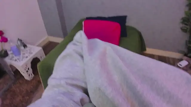 lil miia online show from February 21, 7:14 pm