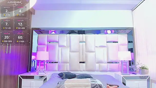 queenass1 online show from March 24, 9:31 pm