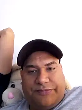 wessAndSandri online show from April 8, 7:49 pm