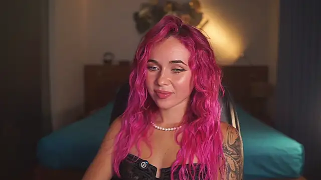 Sarah Pink online show from April 25, 2:47 pm