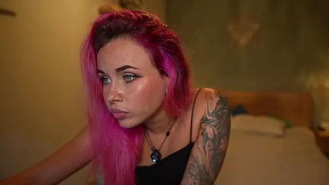 Sarah Pink online show from November 13, 1:21 pm