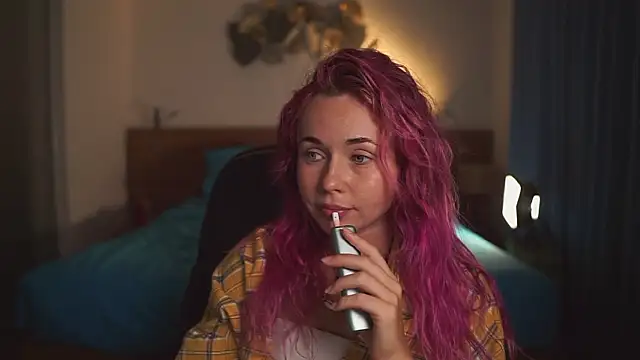 Sarah Pink online show from March 15, 1:57 pm