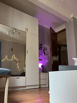    honey   online show from February 7, 9:02 am