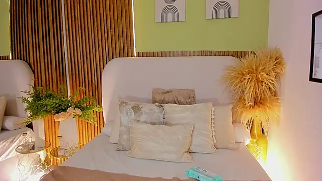 CristalMayson online show from February 17, 11:04 pm