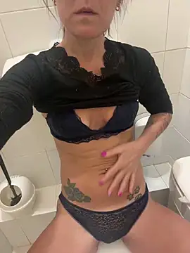 missgirl88 online show from March 21, 1:38 pm