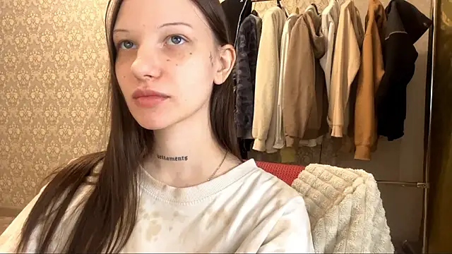 LumPetal online show from February 15, 7:51 am