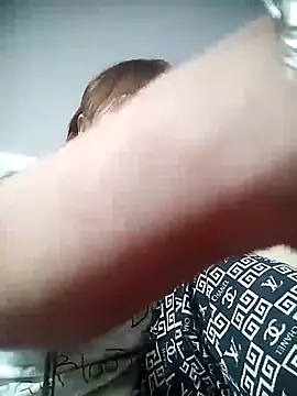 cute-hiphop online show from June 22, 5:21 pm