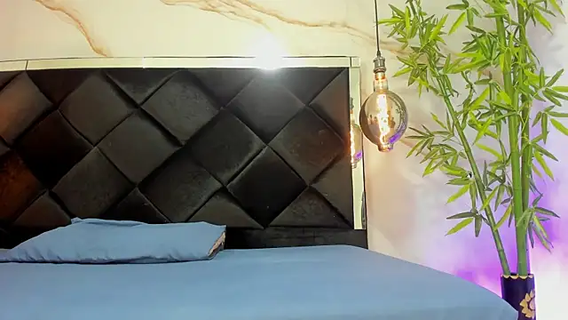 IrinaVoshh  online show from April 14, 7:03 pm