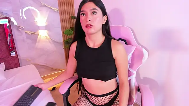 avigail xo online show from April 1, 7:00 pm