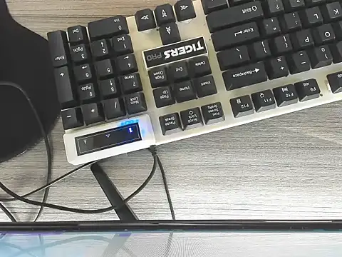 Maggiebitchx online show from February 23, 8:41 pm