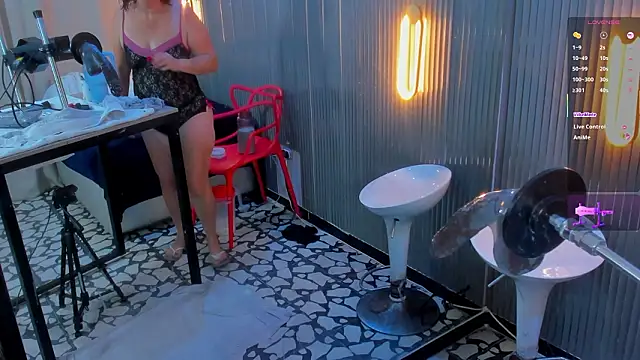 nazly bigass online show from March 22, 8:15 pm