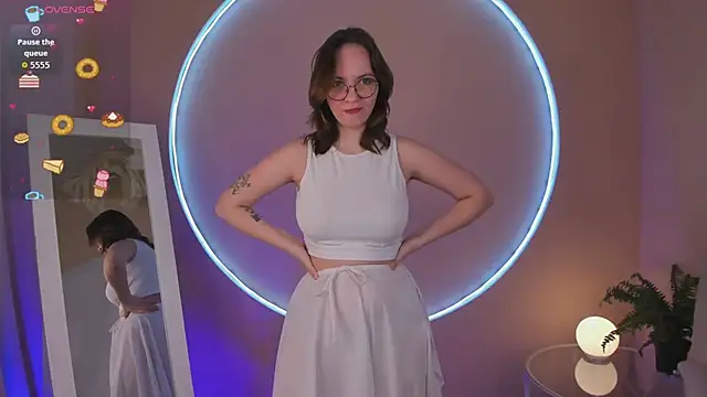 Crystal lovley online show from March 4, 9:43 pm